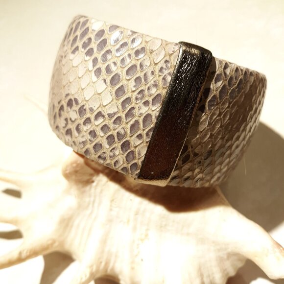 Natasha Womens Snake Skin Bracelet Taupe Grey Bangle - Picture 3 of 5